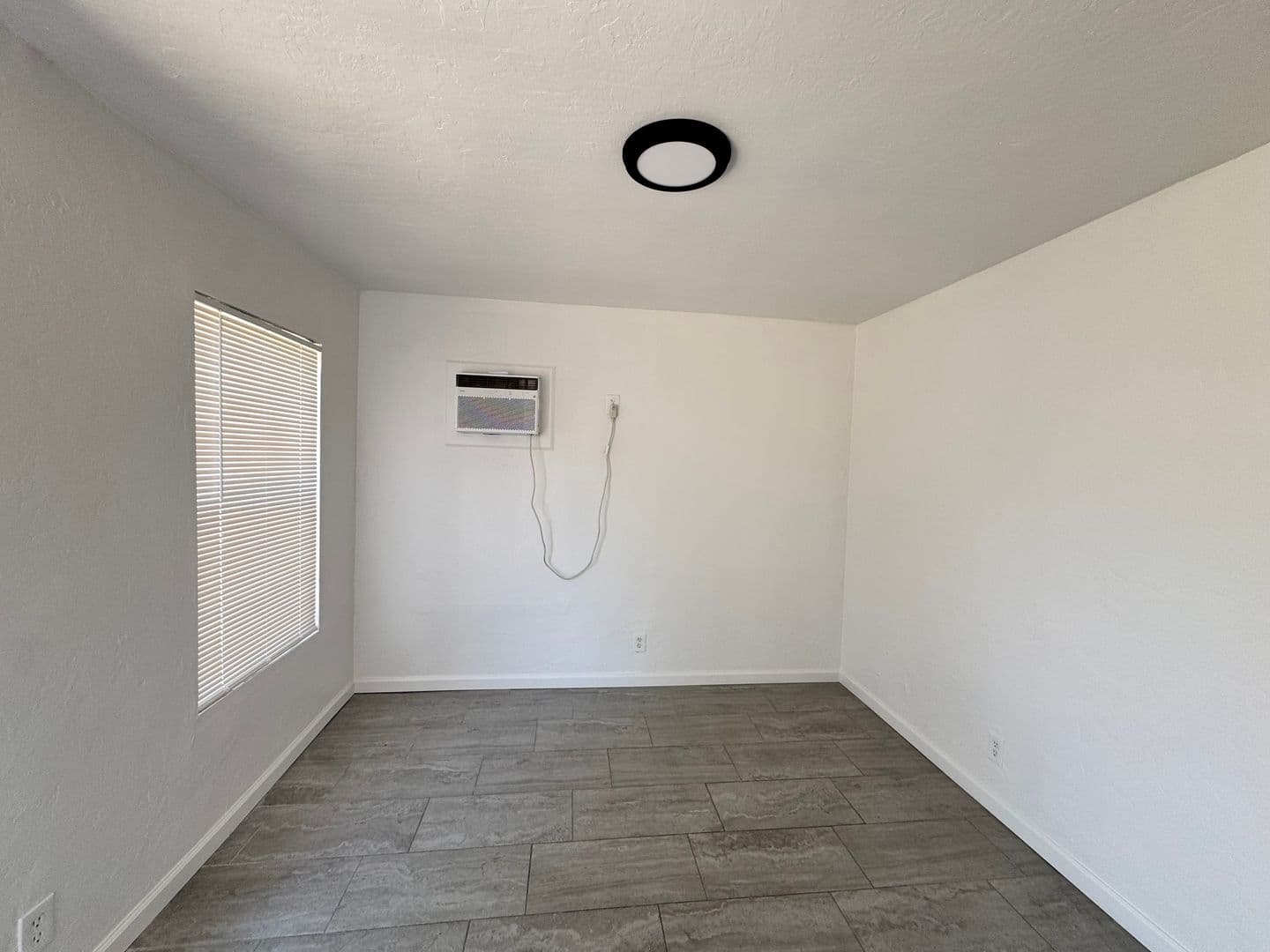 Bakersfield Apartment: 313-315 Beardsley Ave