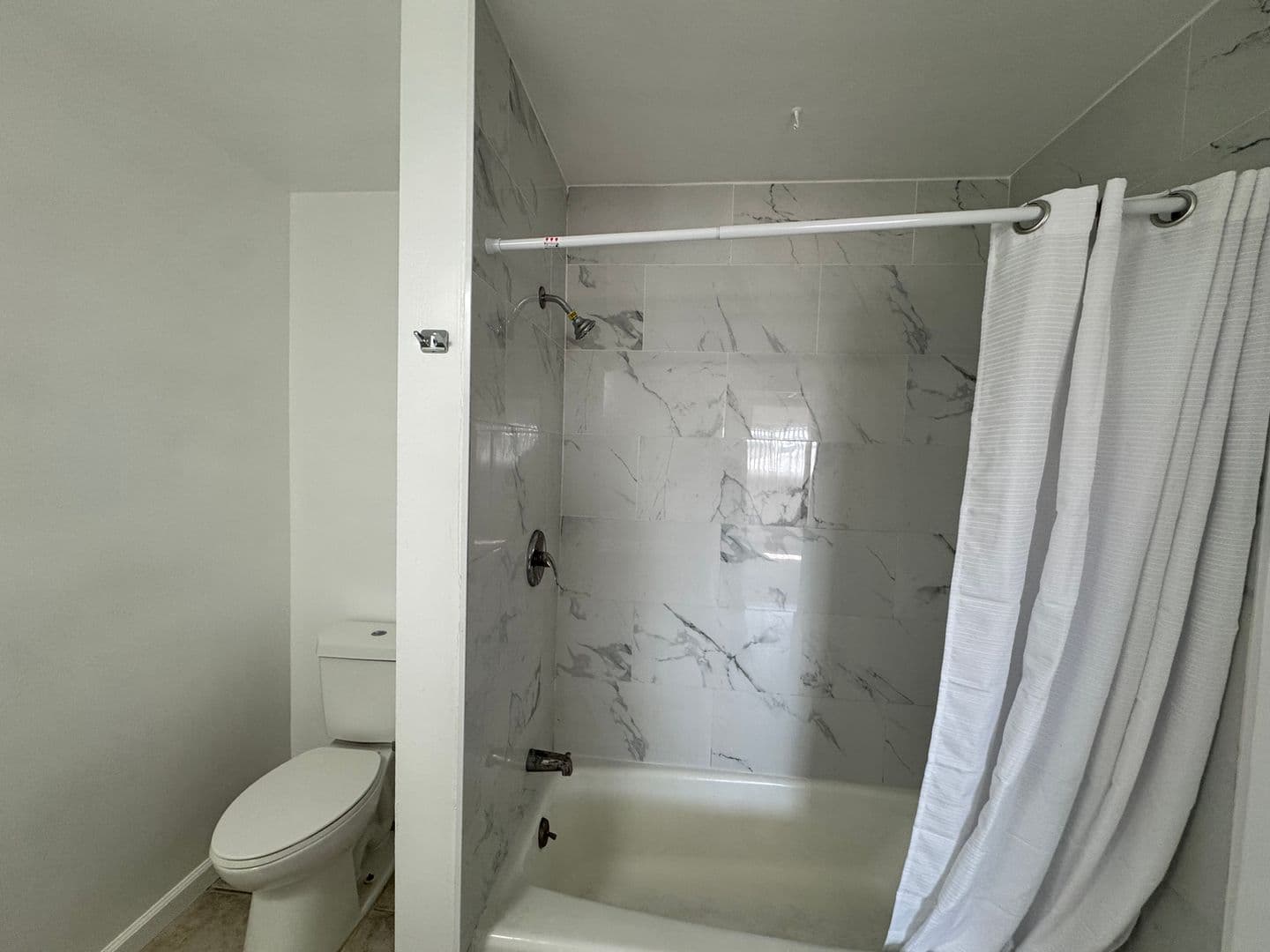 Bakersfield Apartment: 3920-3932 Christmas Tree Ln