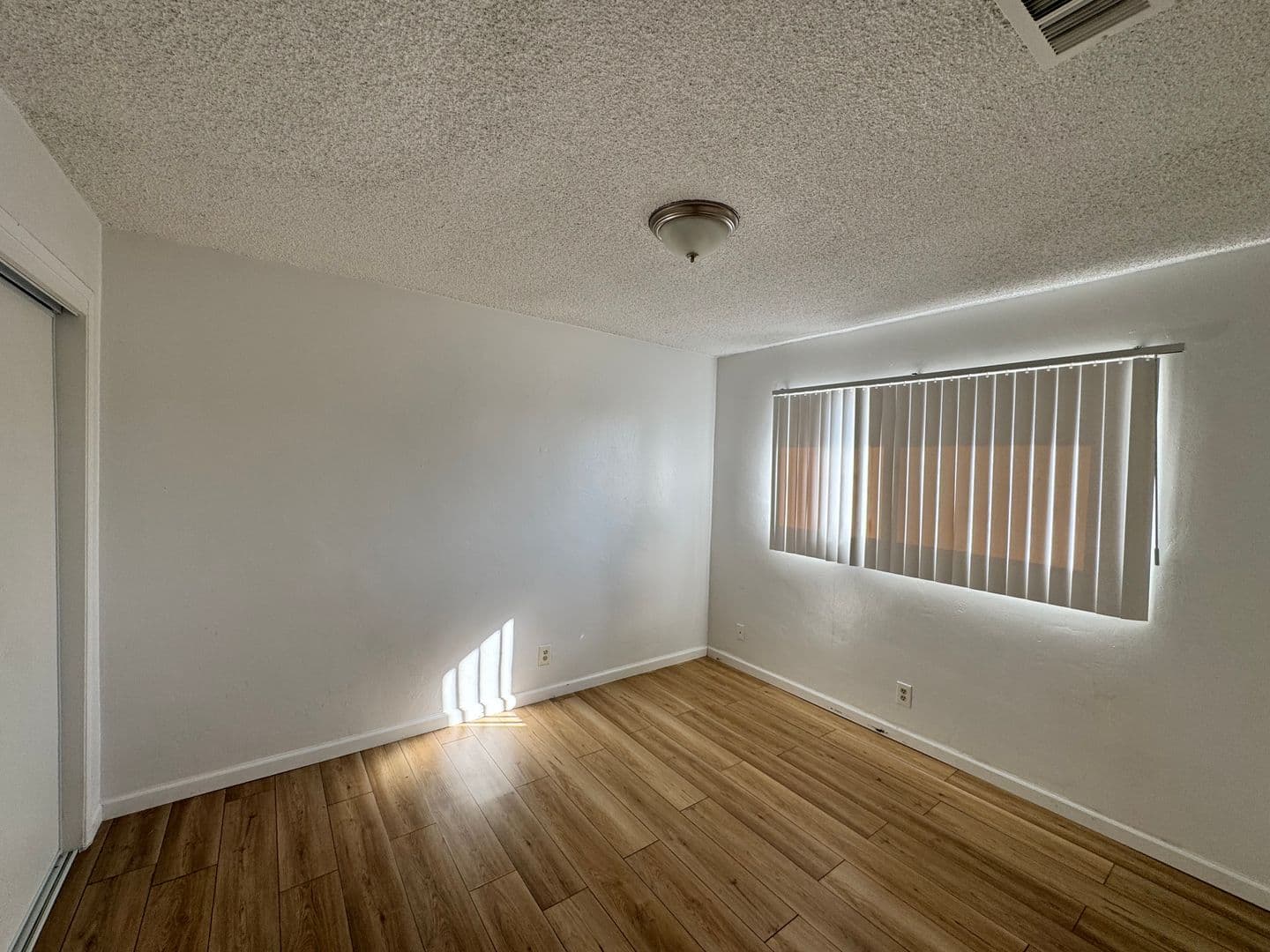 Bakersfield Apartment: 2121 Park Way