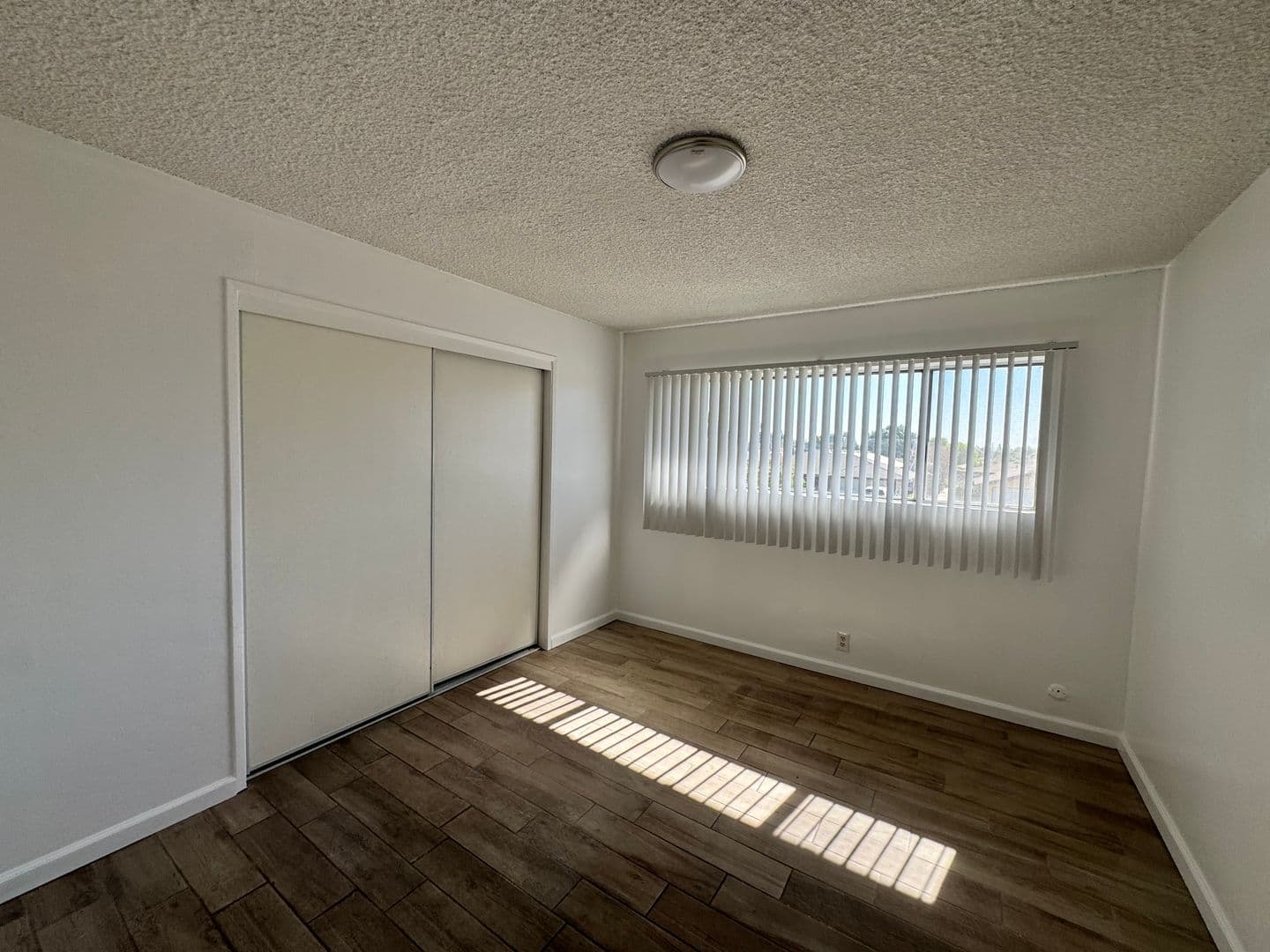 Bakersfield Apartment: 3920-3932 Christmas Tree Ln
