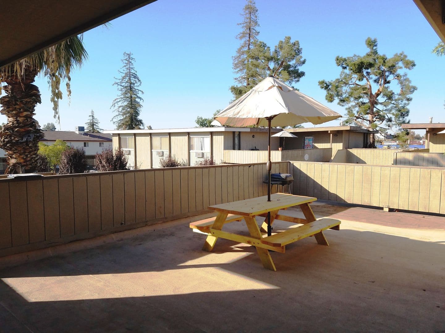 Bakersfield Apartment: 1101 Oleander Ave