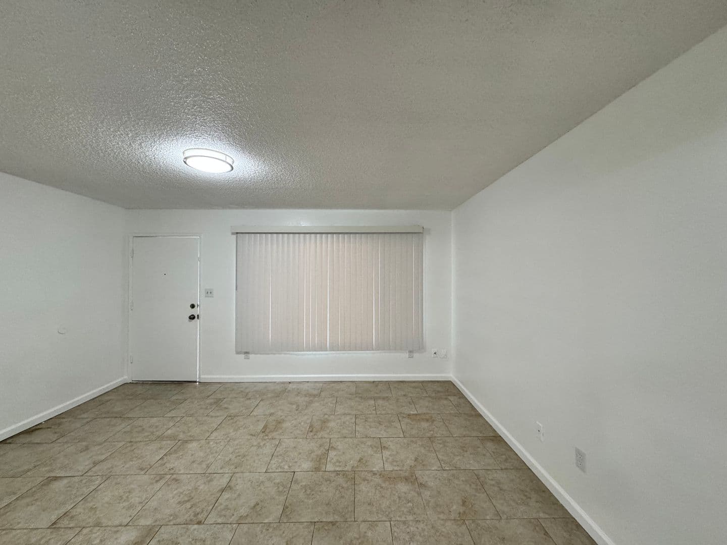 Bakersfield Apartment: 814 17th St