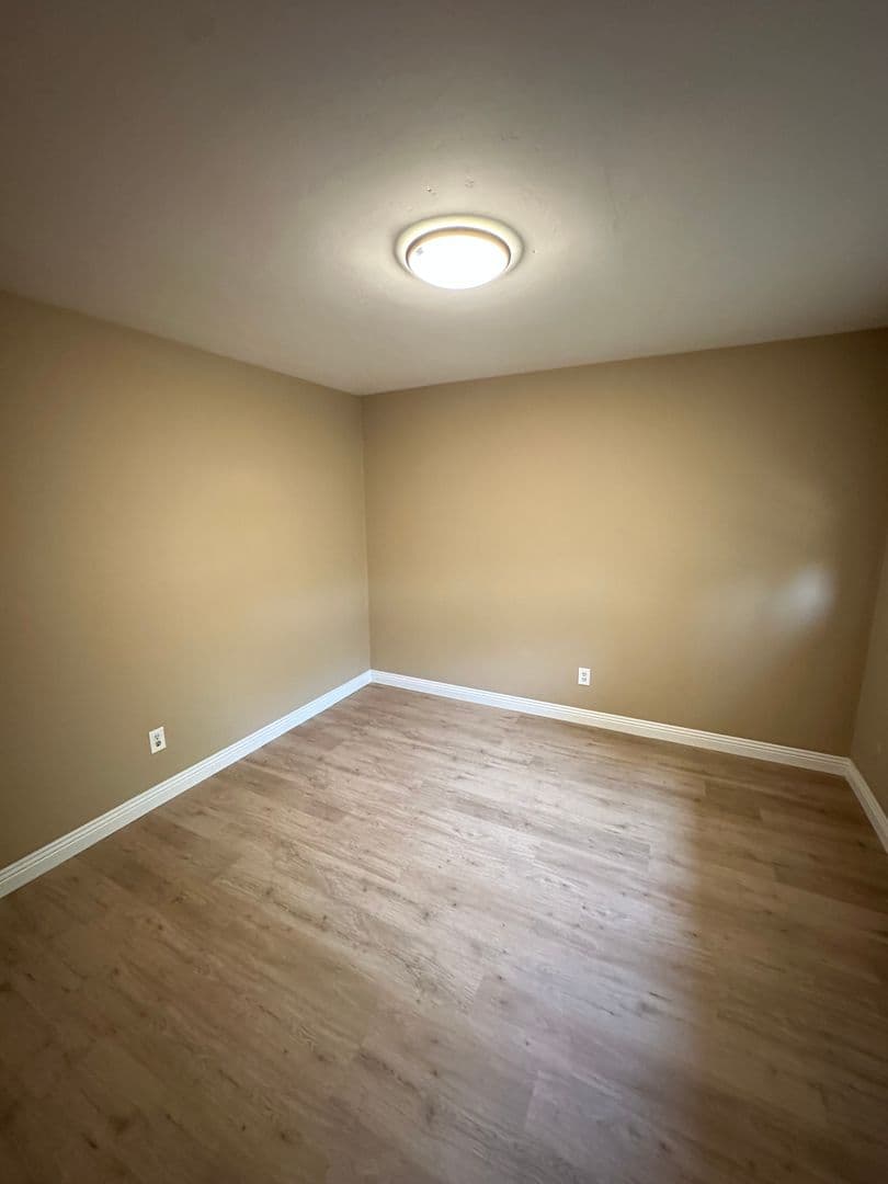 Bakersfield Apartment: 2601 Bishop Dr