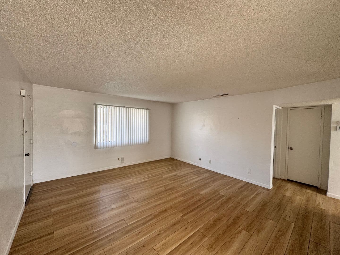 Bakersfield Apartment: 2121 Park Way