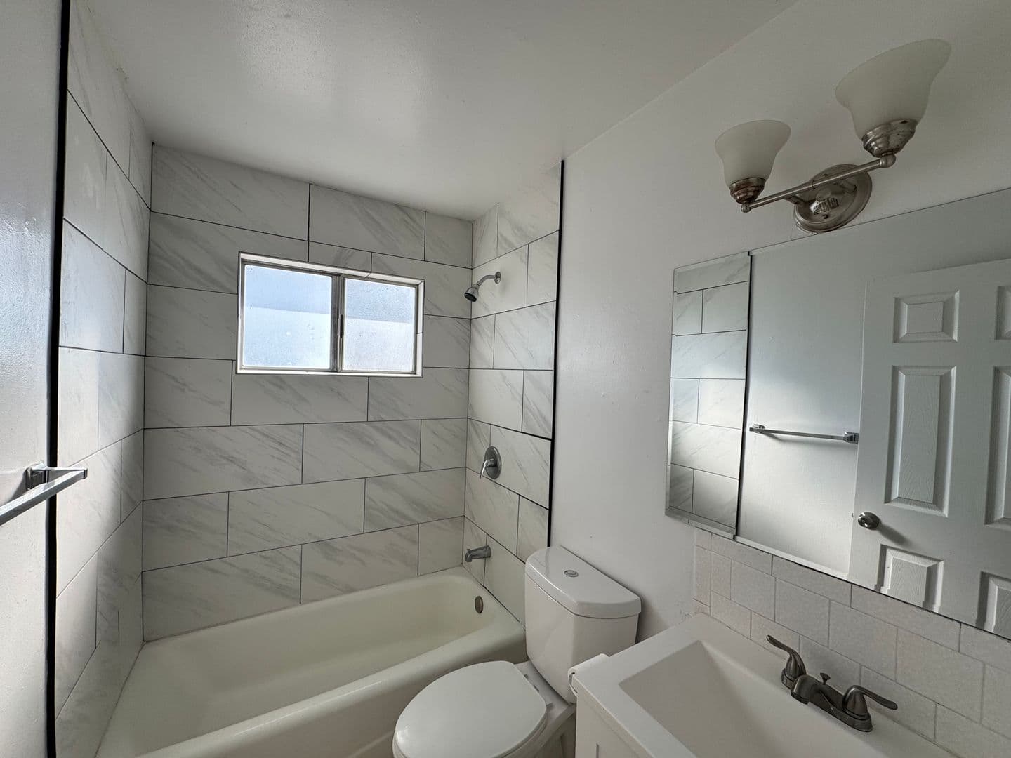 Bakersfield Apartment: 2121 Park Way