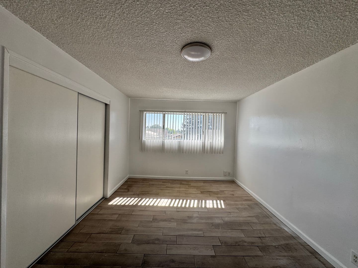 Bakersfield Apartment: 3920-3932 Christmas Tree Ln