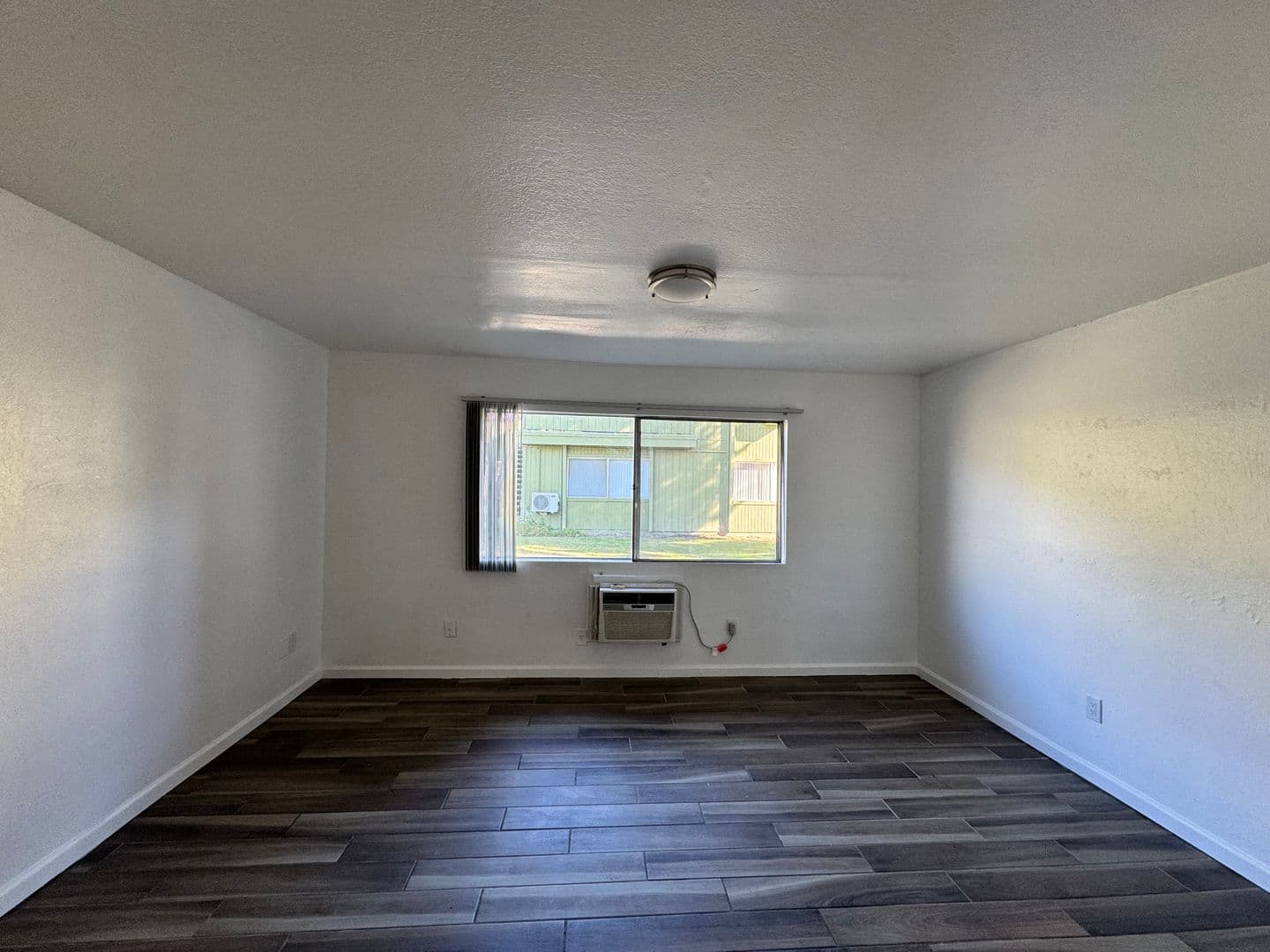 Bakersfield Apartment: 1101 Oleander Ave