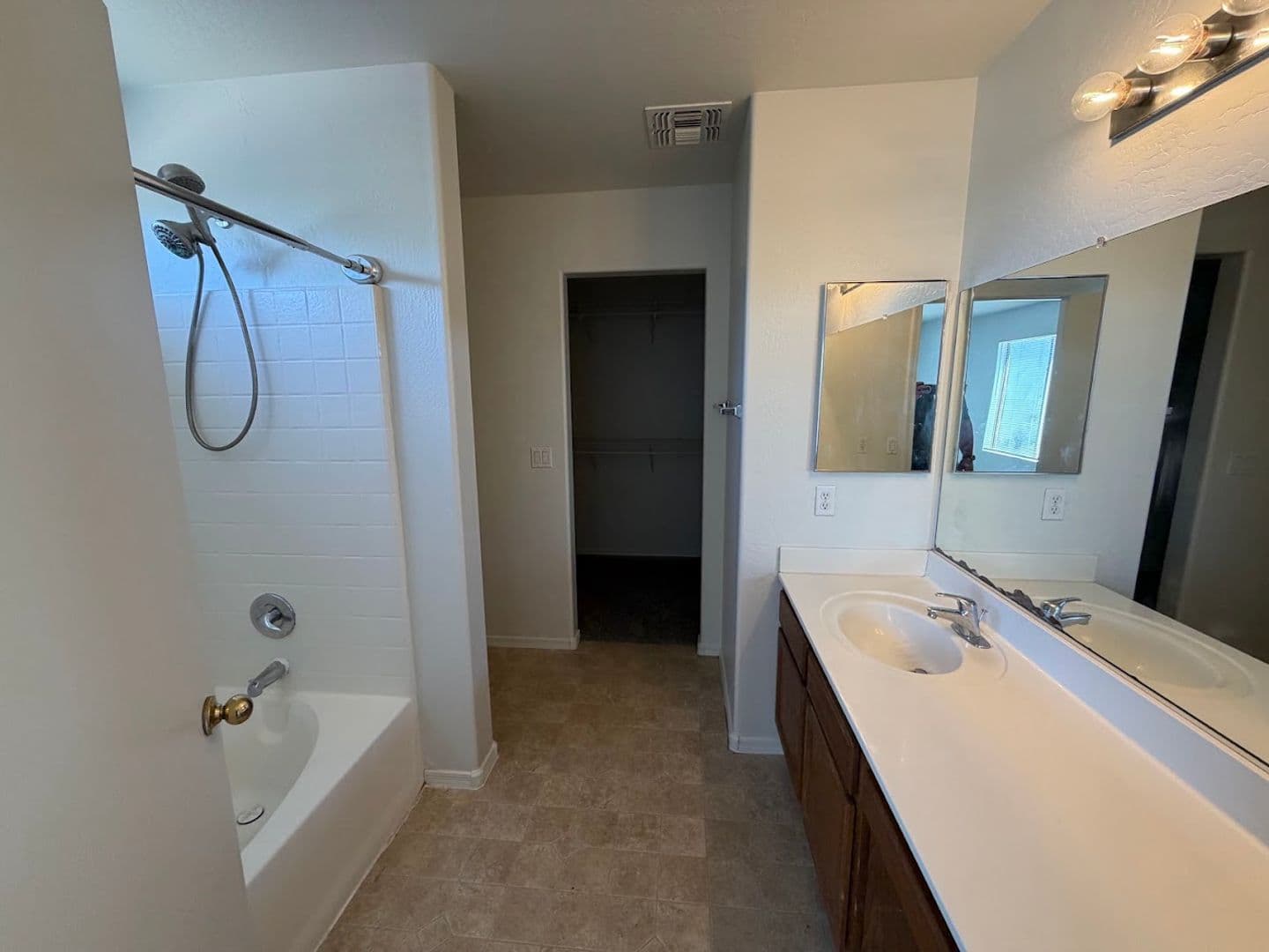 Goodyear House: 16005 W Larkspur Dr