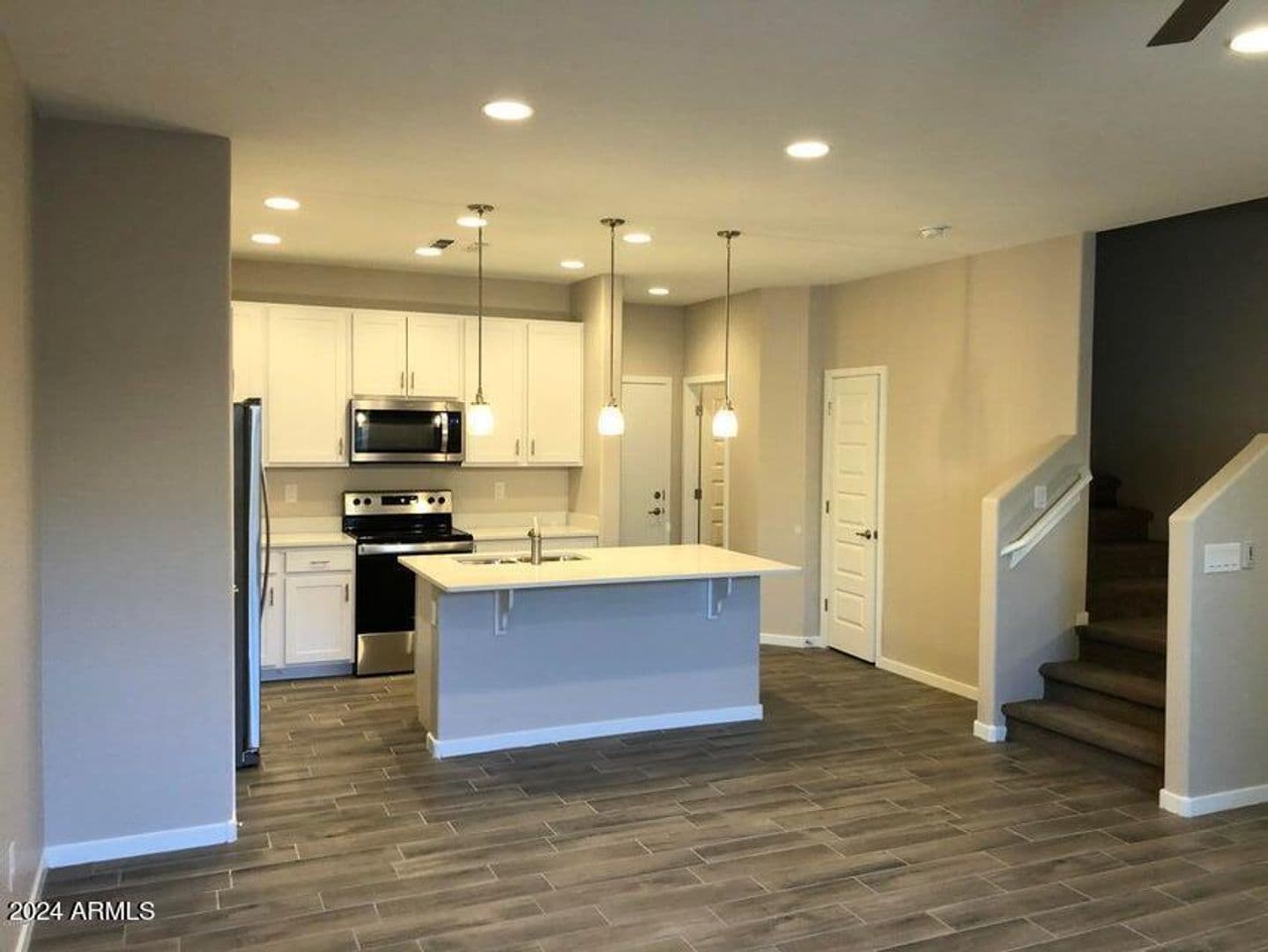 Tempe Townhome: 6122 S Roosevelt St