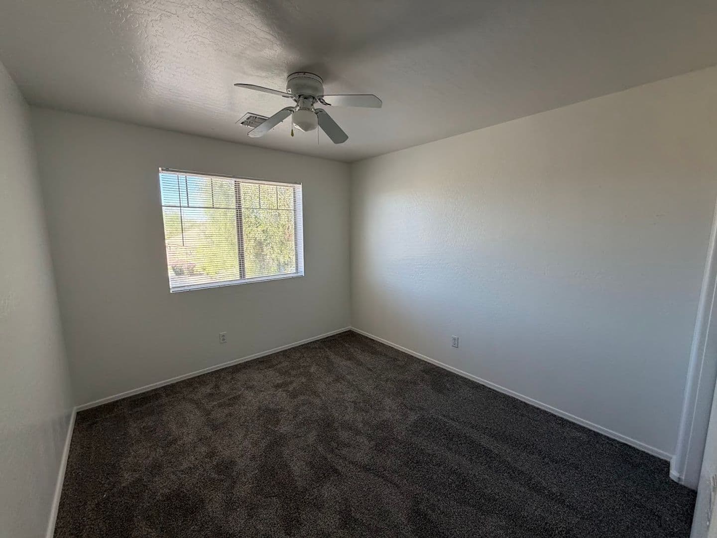 Goodyear House: 16005 W Larkspur Dr
