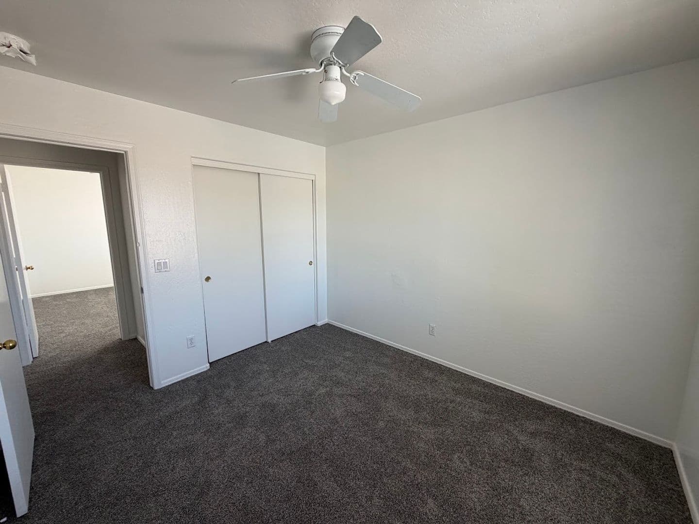 Goodyear House: 16005 W Larkspur Dr
