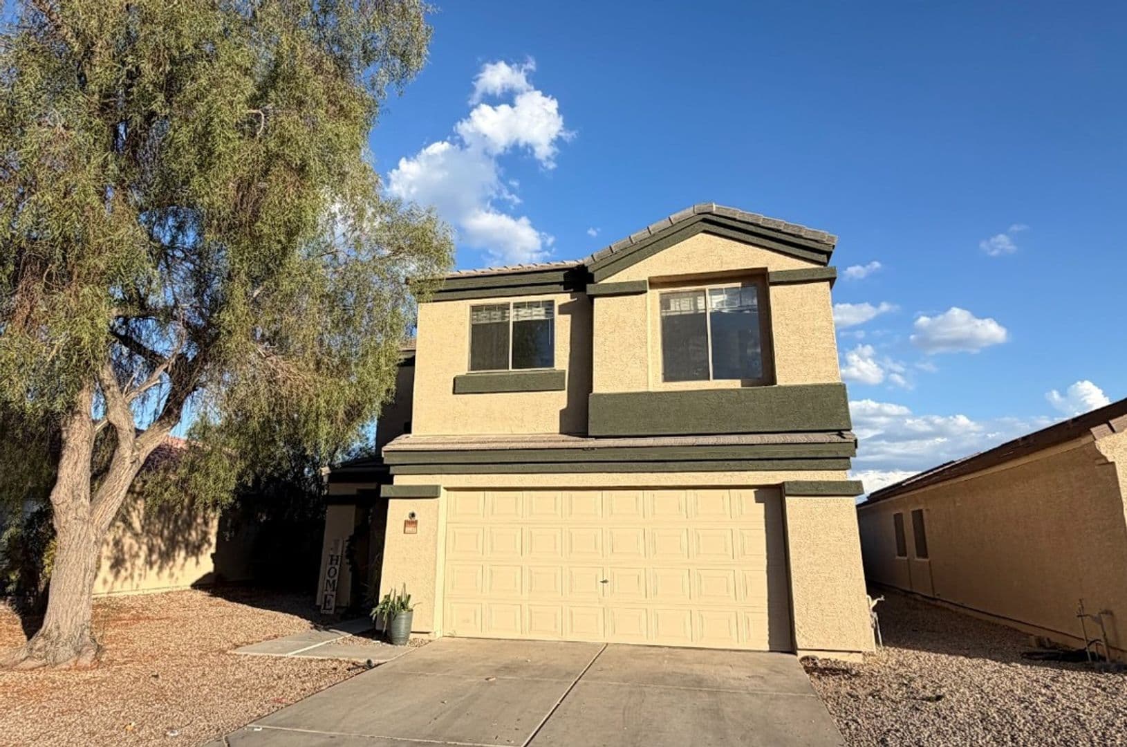 Goodyear House: 16005 W Larkspur Dr