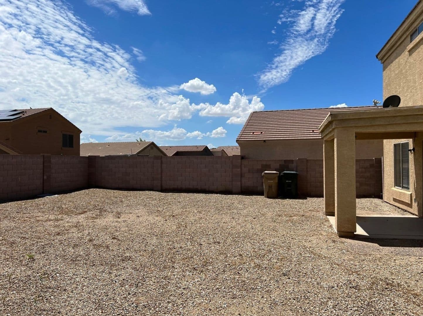 Goodyear House: 16005 W Larkspur Dr