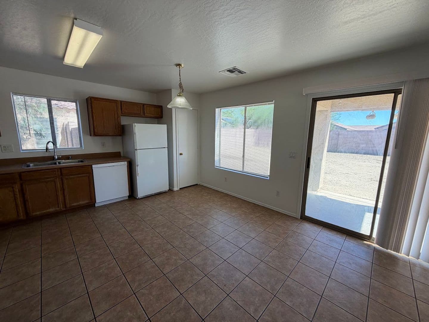 Goodyear House: 16005 W Larkspur Dr