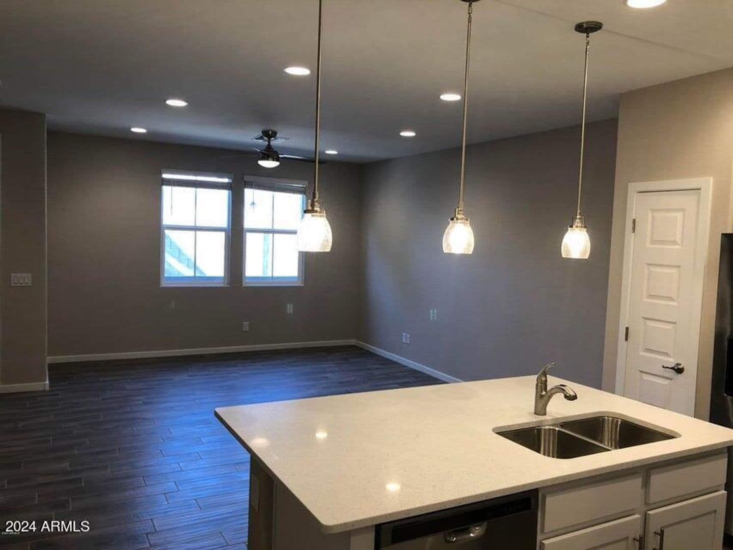 Tempe Townhome: 6122 S Roosevelt St