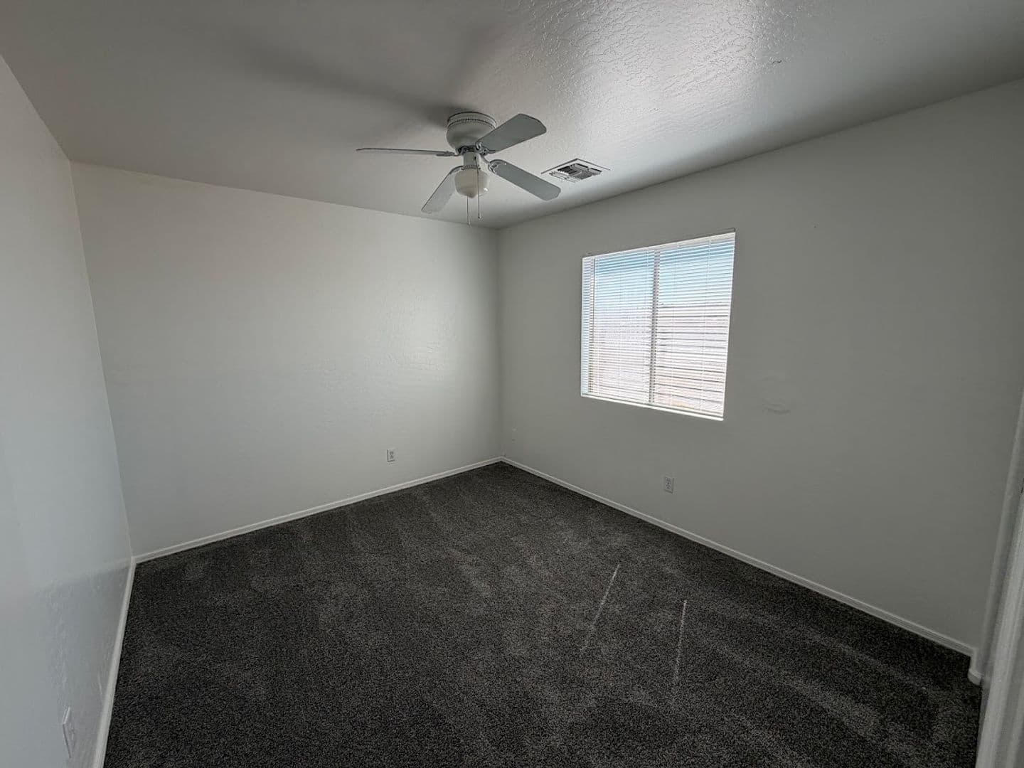 Goodyear House: 16005 W Larkspur Dr