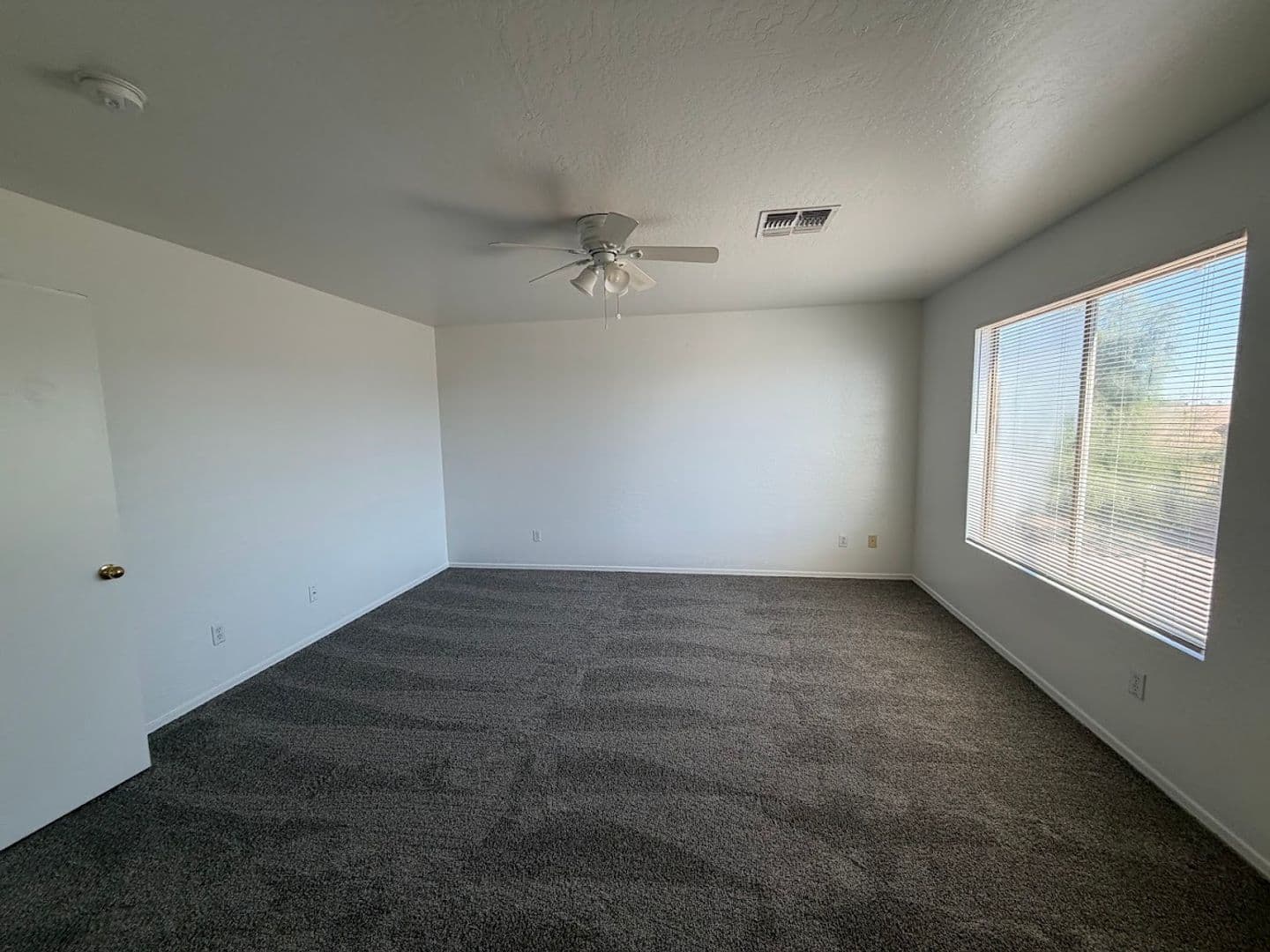 Goodyear House: 16005 W Larkspur Dr