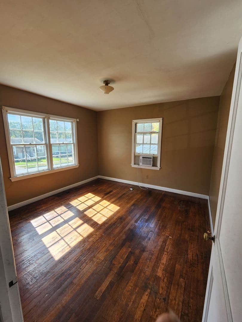 Columbus House: 2939 Hood Street
