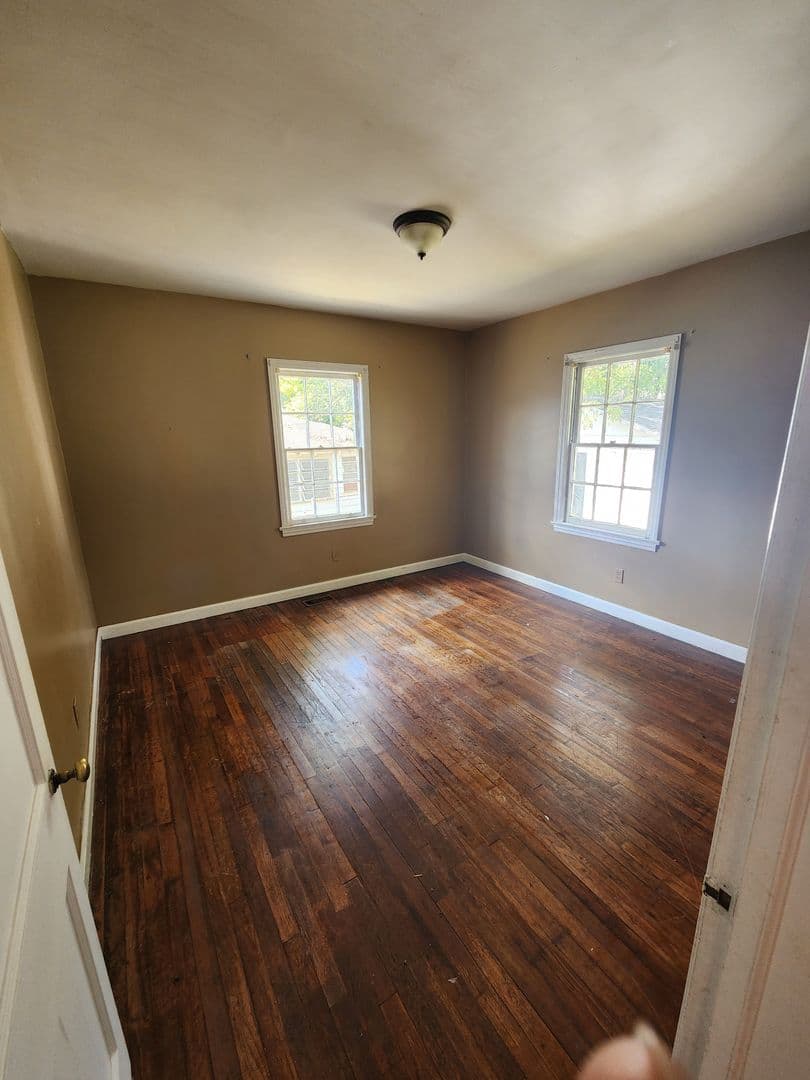 Columbus House: 2939 Hood Street