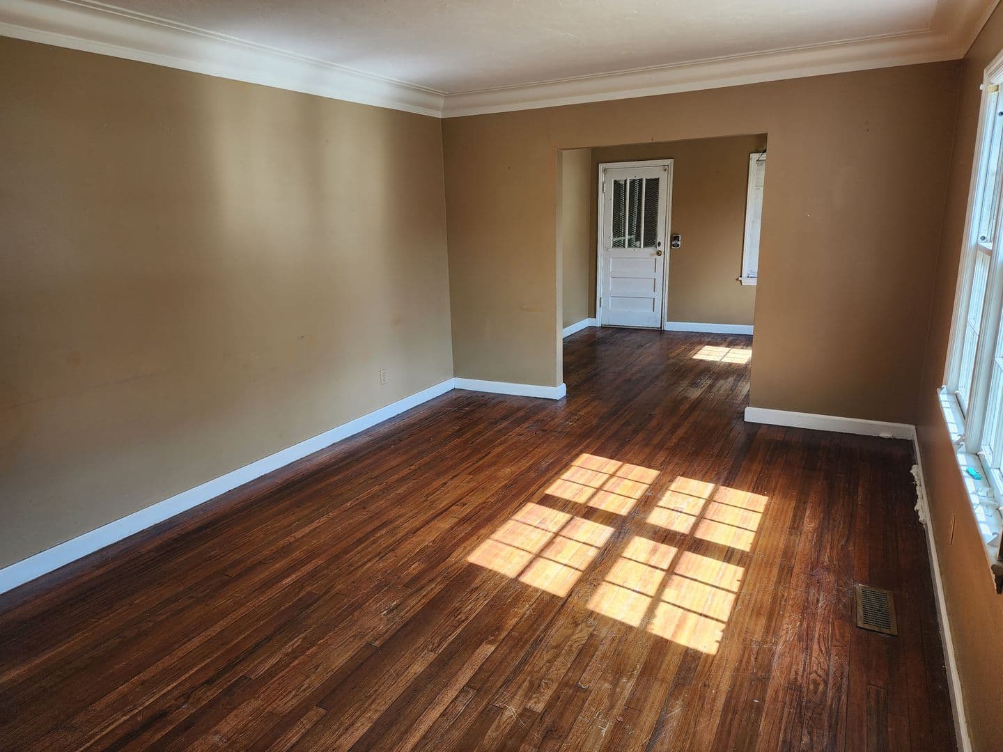 Columbus House: 2939 Hood Street