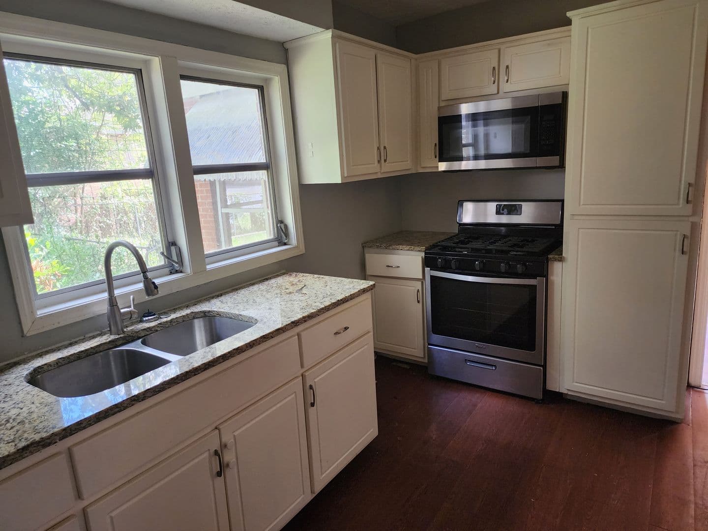 Columbus House: 2939 Hood Street