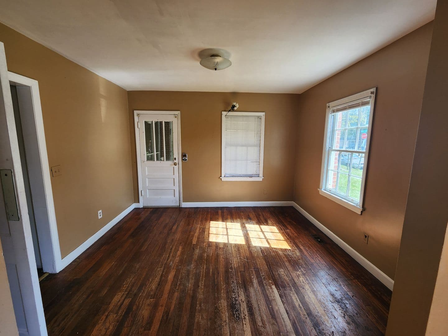 Columbus House: 2939 Hood Street