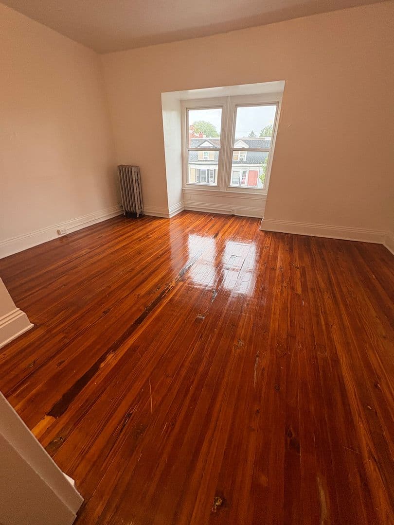 York House: 618 W Princess St,