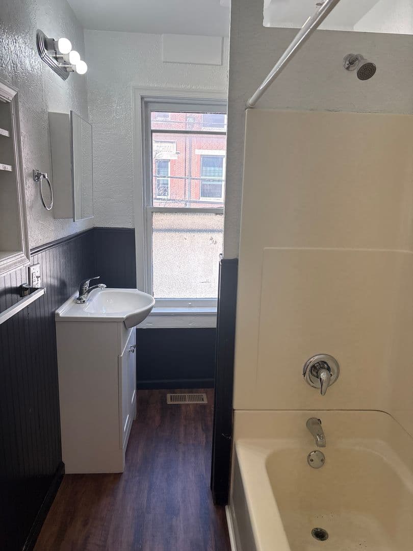 York House: 624 E Philadelphia Street
