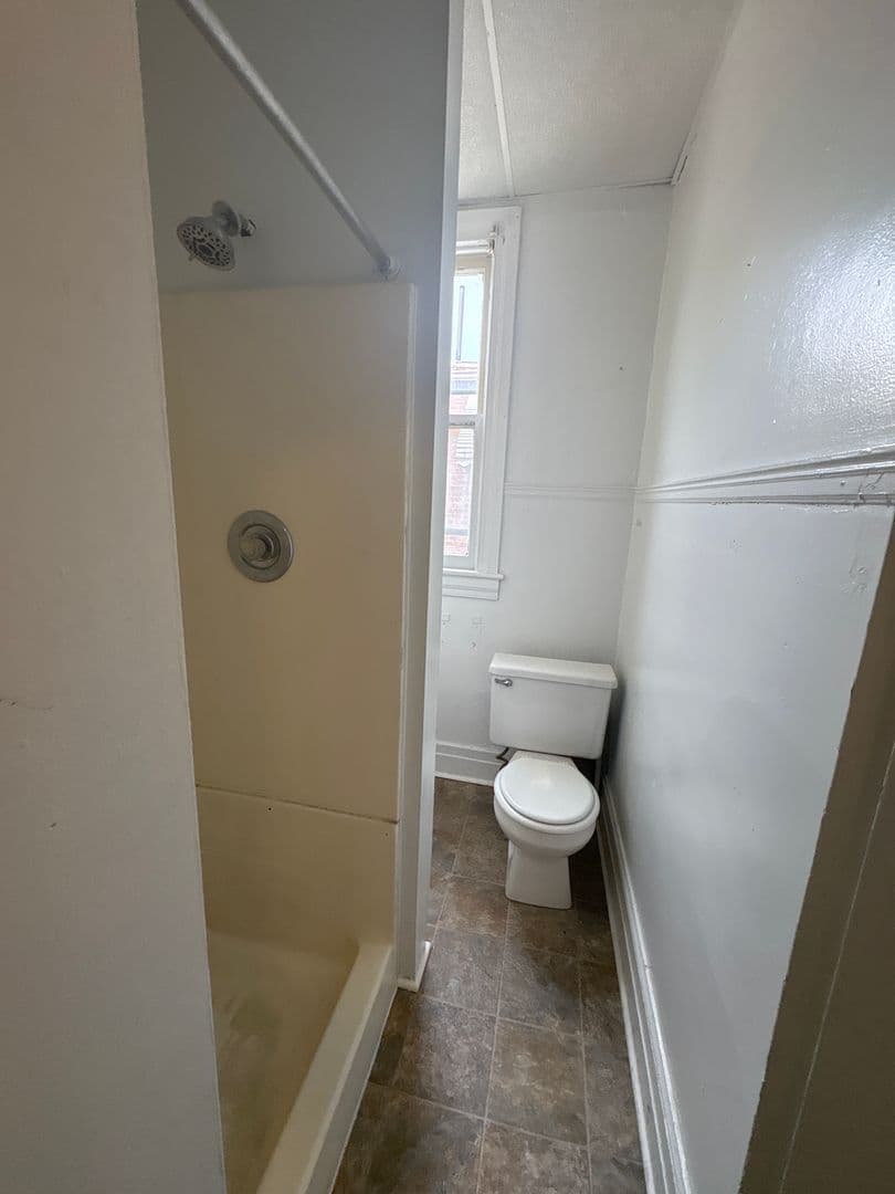 York House: 232 E Cottage Place Apt 2,
