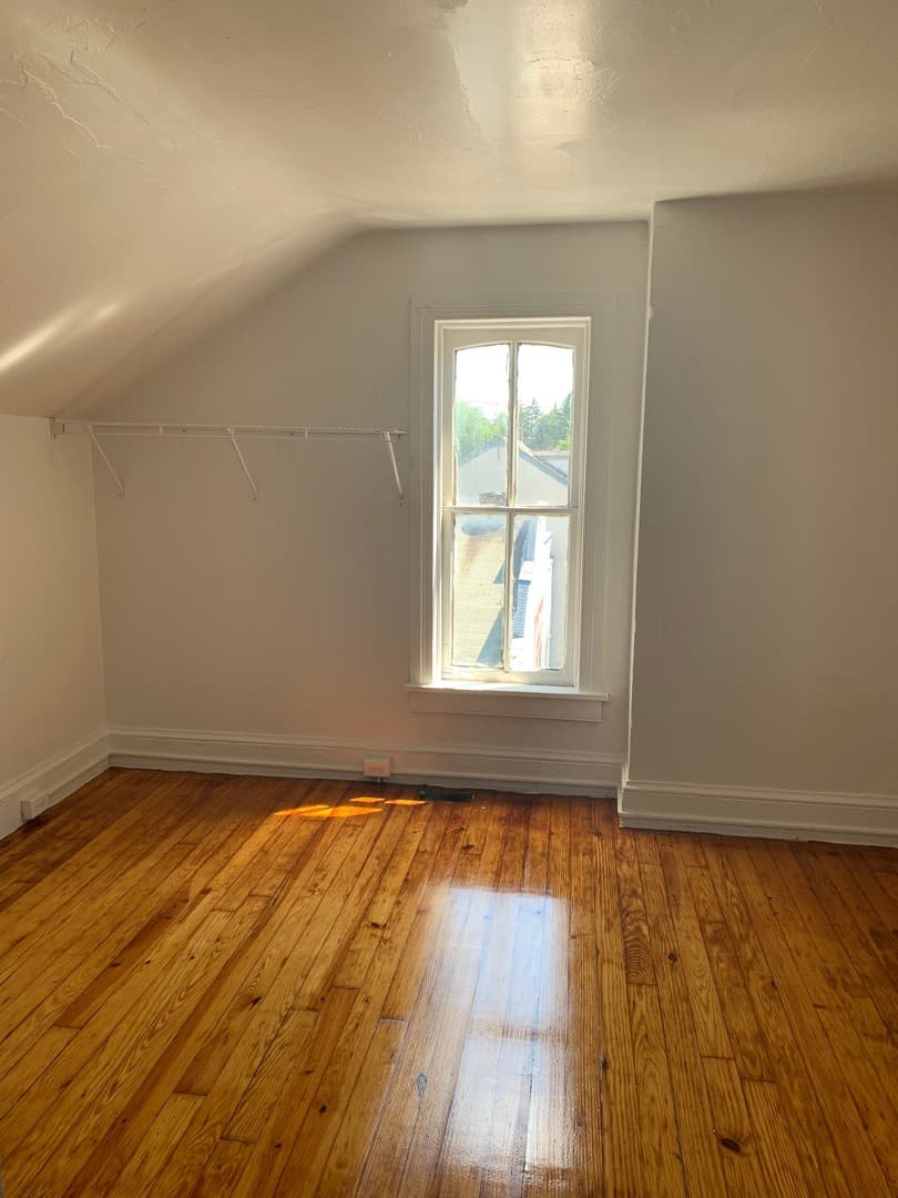 York House: 233 E Philadelphia St Apt 2,