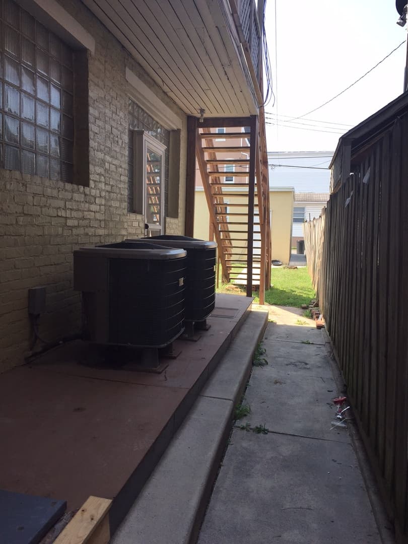 York House: 702 Roosevelt Ave Apt 1