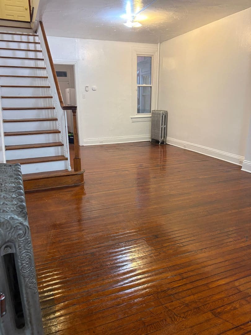 York House: 618 W Princess St,