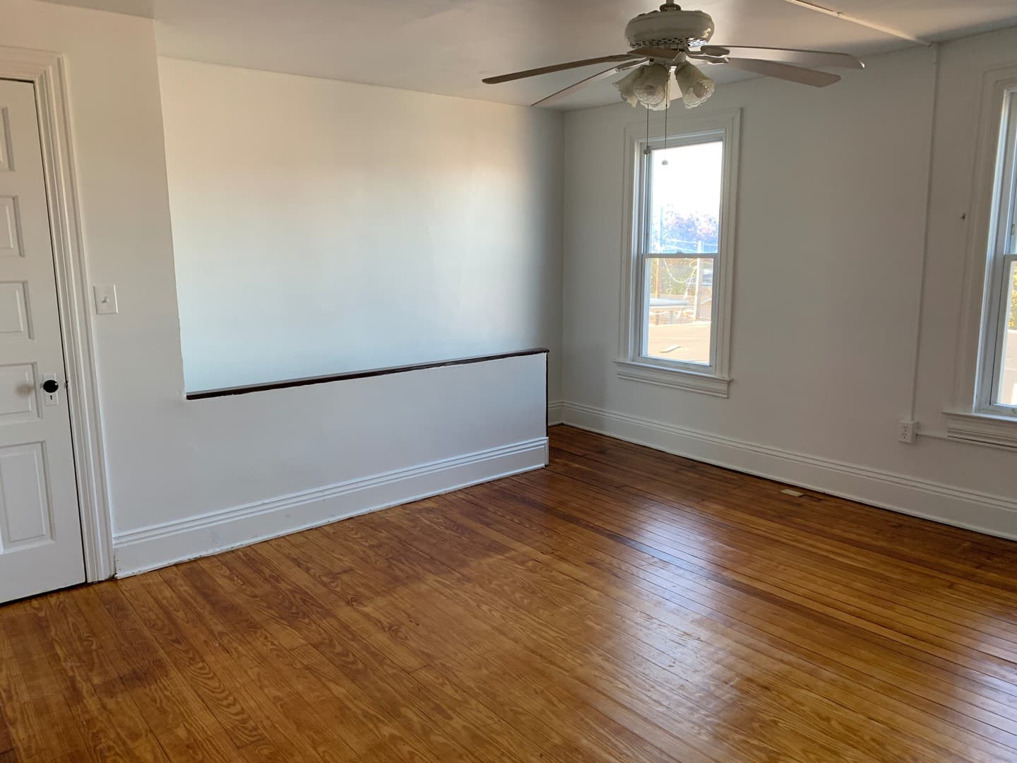York House: 609 Wallace St Apt 2