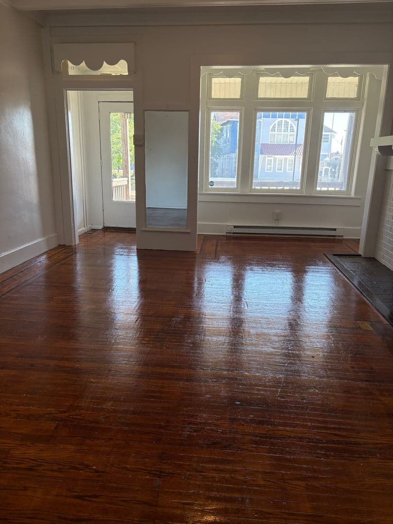 York House: 315 Carlisle Ave Apt 1,
