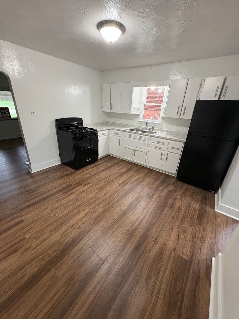 Clairton House: 1304 Decker St