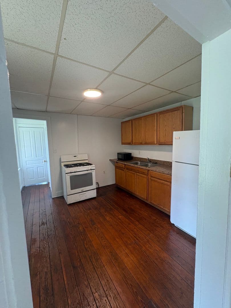 York House: 518 N Pershing Ave Apt 1,