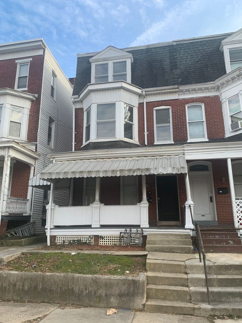 York House: 734 W King St 2nd Fl