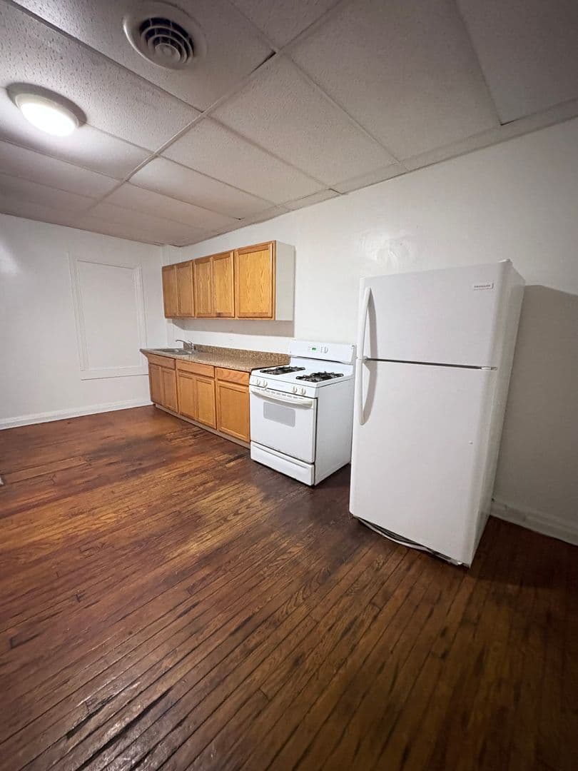 York House: 142 E College Ave Apt 2,