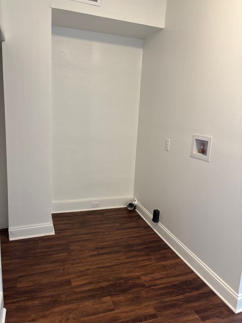 York House: 624 E Philadelphia Street