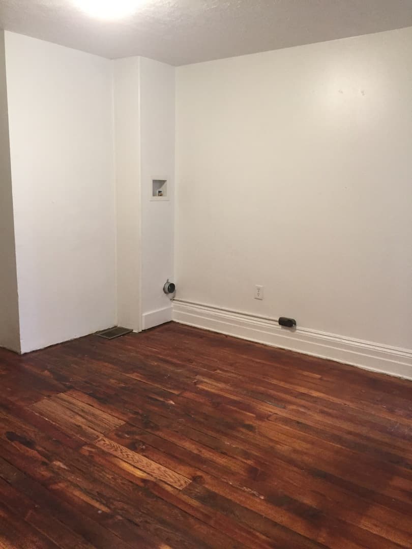York House: 458 S Pershing Ave,
