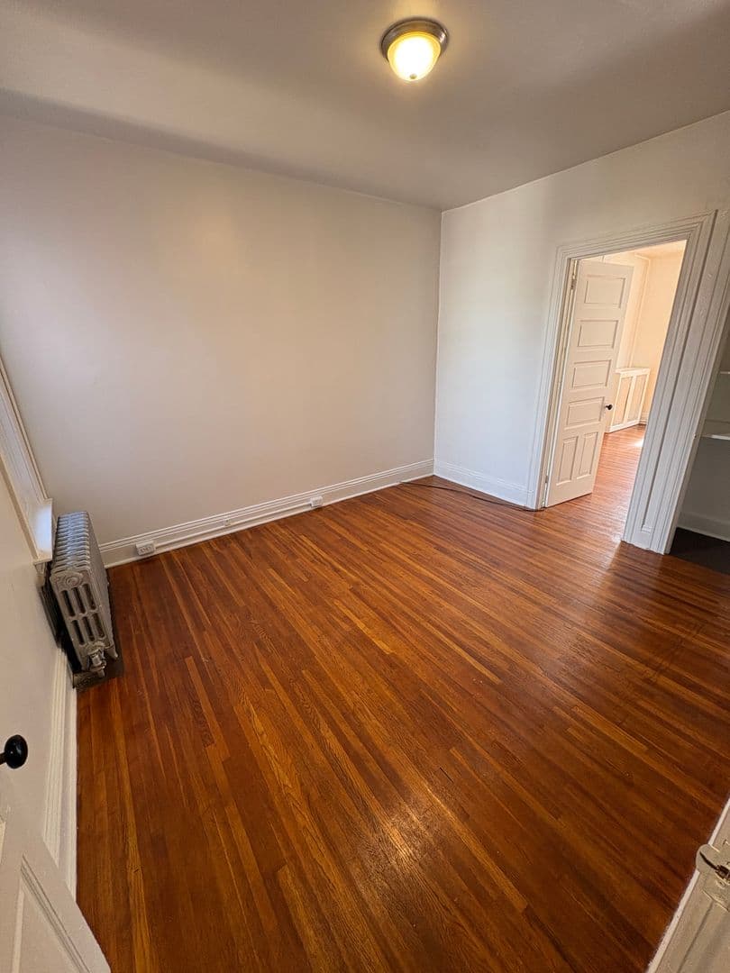 York House: 609 Wallace St Apt 2