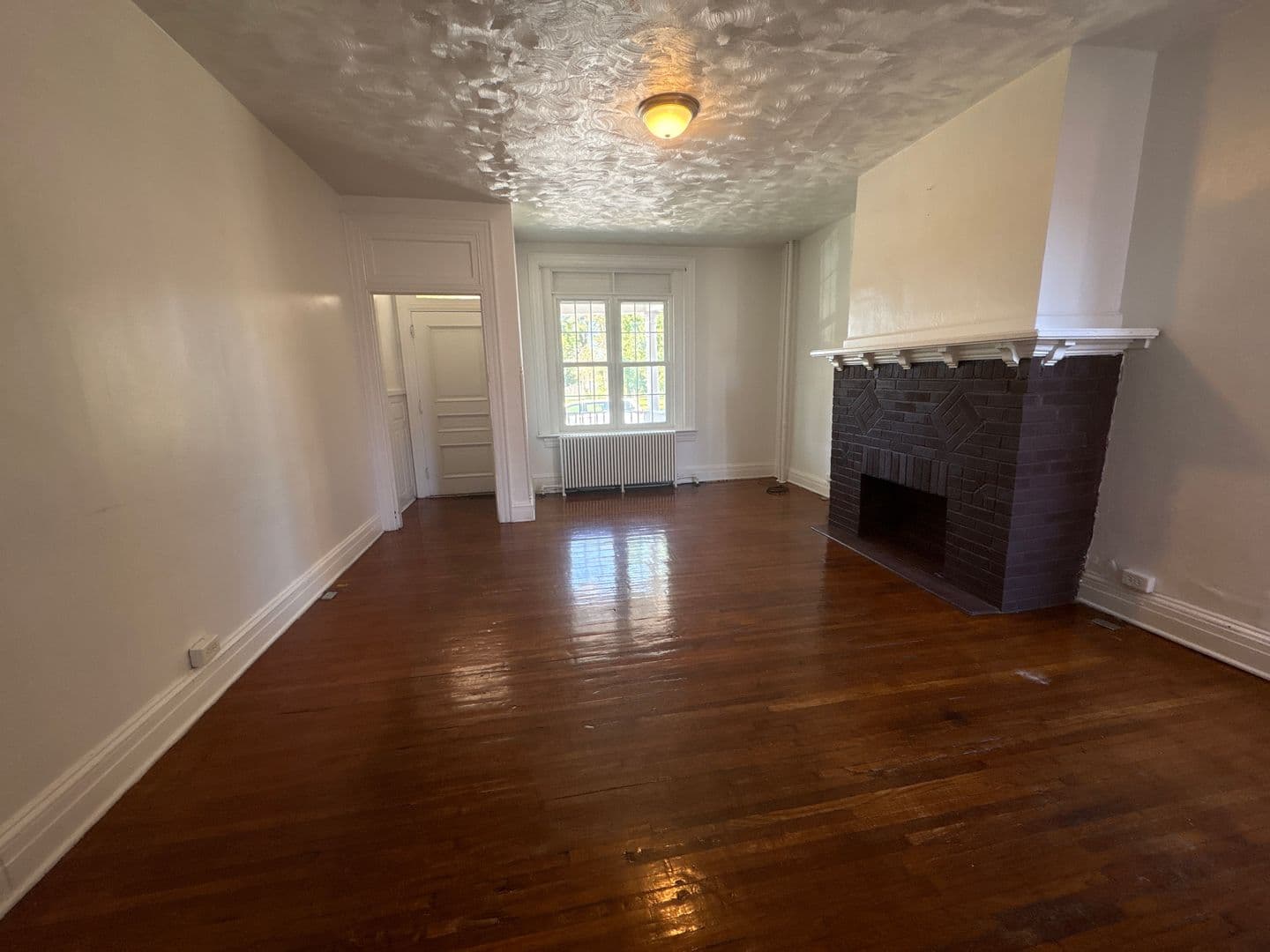 York House: 419 Lindberg Ave