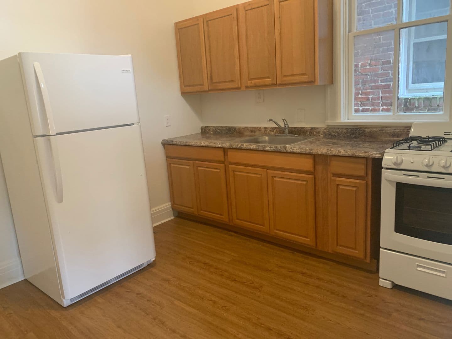 York House: 43 E Philadelphia St Apt 1 Rear