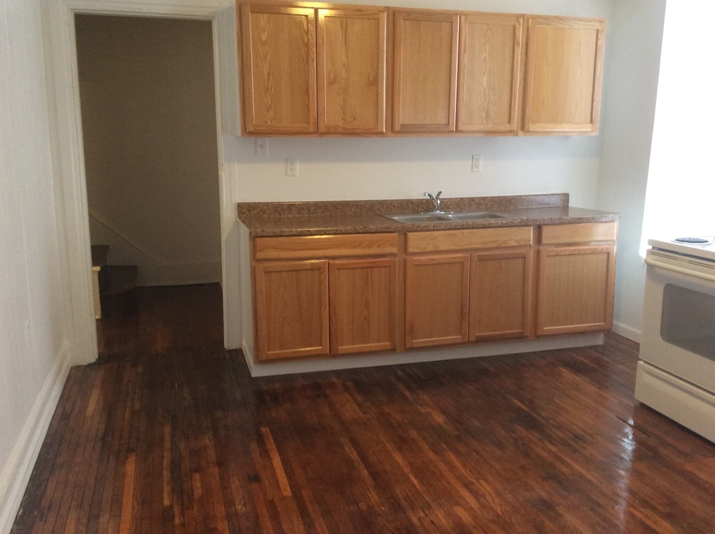 York House: 258 E Philadelphia St Apt 3,