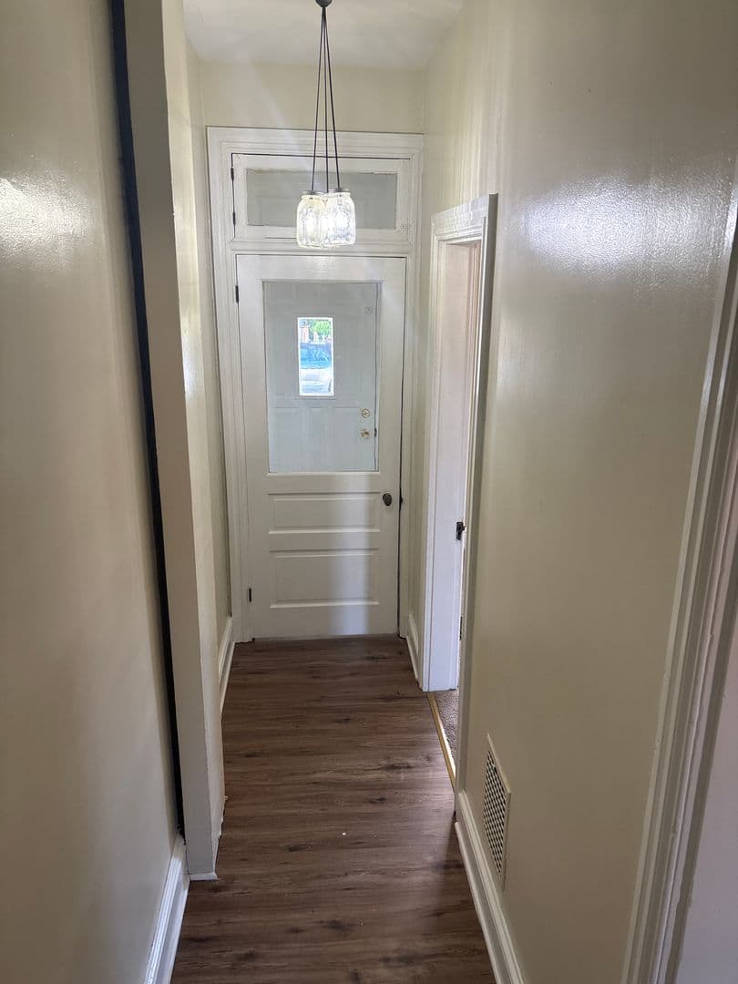 York House: 1117 W King St
