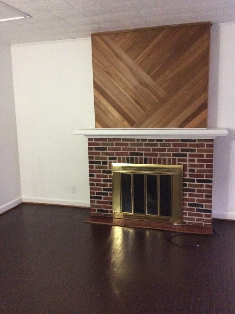 York House: 729 W Poplar St Apt 1