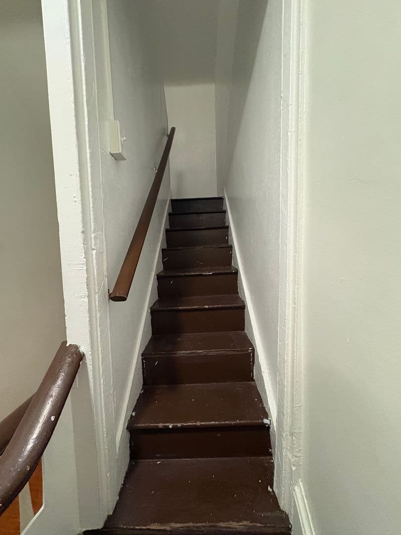 York House: 142 E College Ave Apt 2,