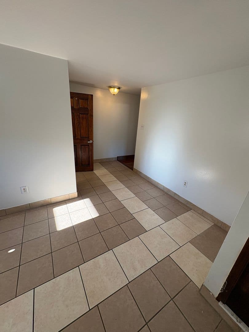 South Williamsport House: 362 Fisher St Unit 2R
