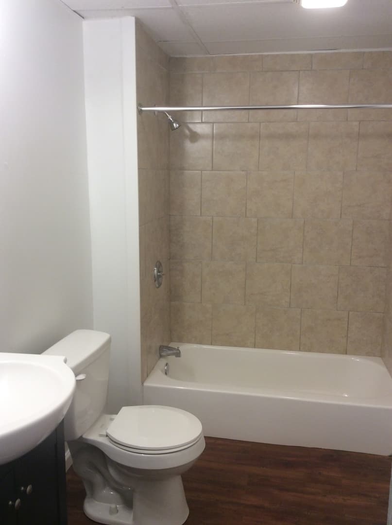 York House: 258 E Philadelphia St Apt 3,