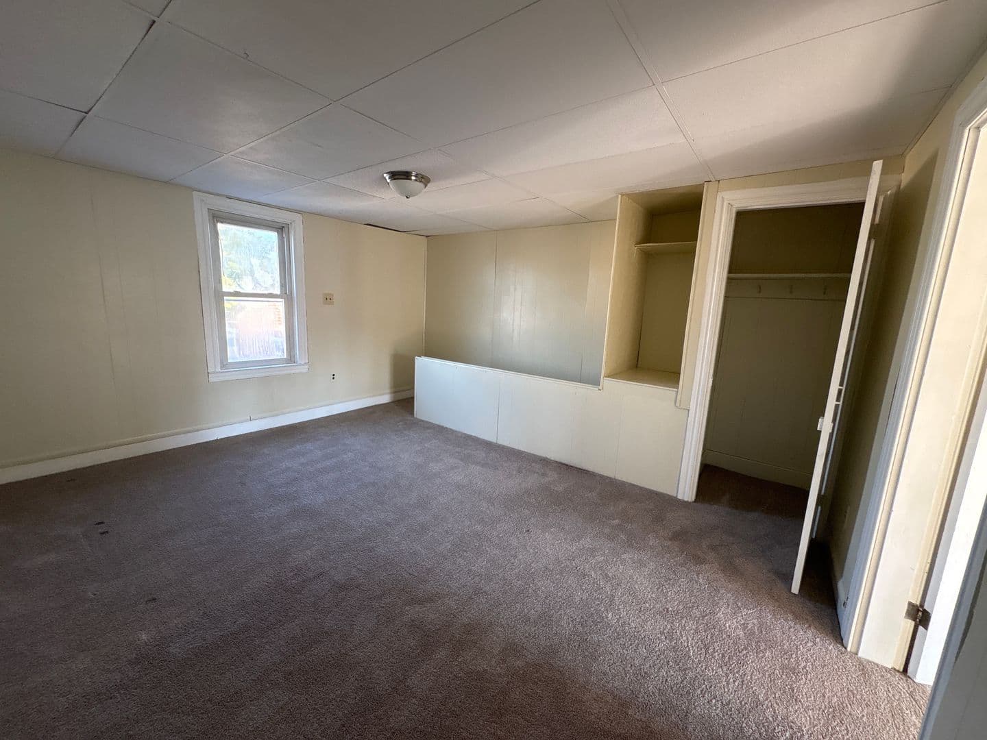 York House: 1117 W King St